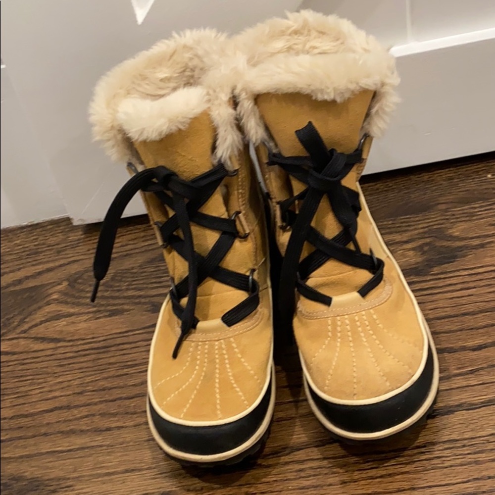 Sorel woman’s boots size 8